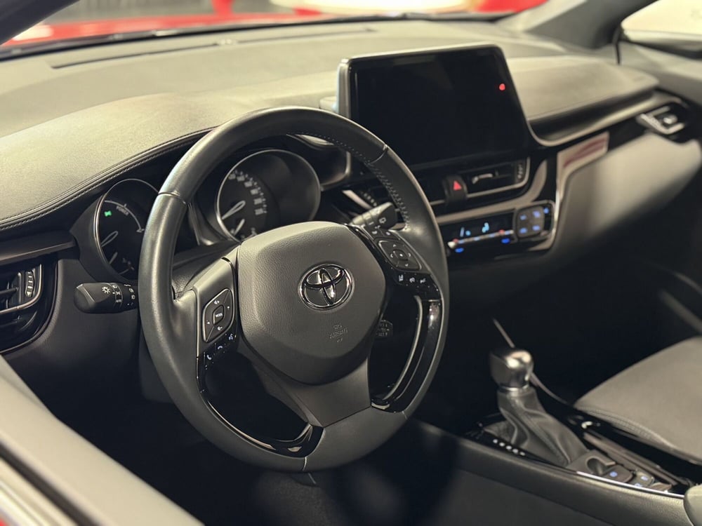 Toyota Toyota C-HR usata a Brescia (9)