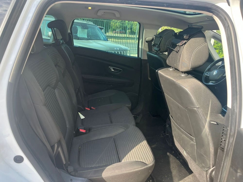 Renault Grand Scénic usata a Milano (12)