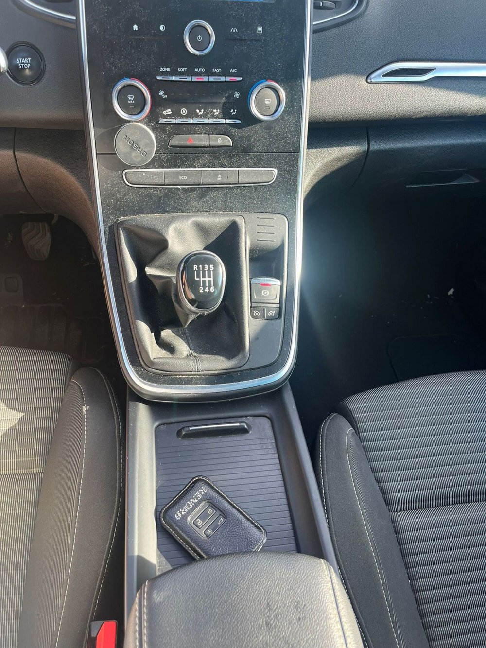Renault Grand Scénic usata a Milano (17)