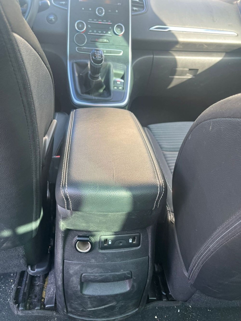 Renault Grand Scénic usata a Milano (18)