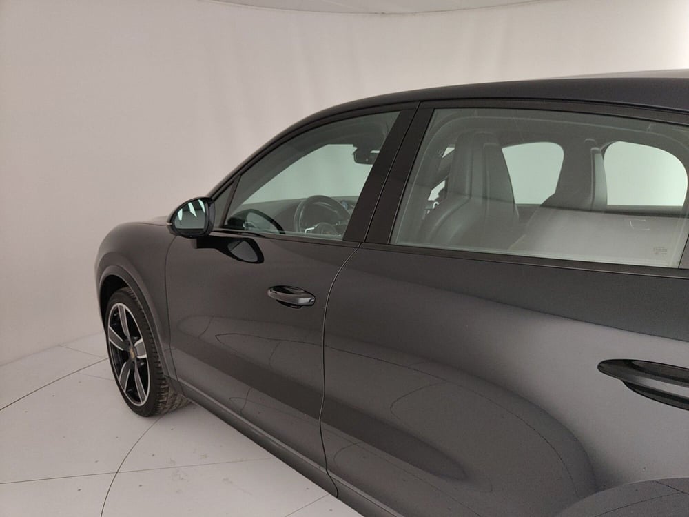 Porsche Cayenne usata a Caserta (12)