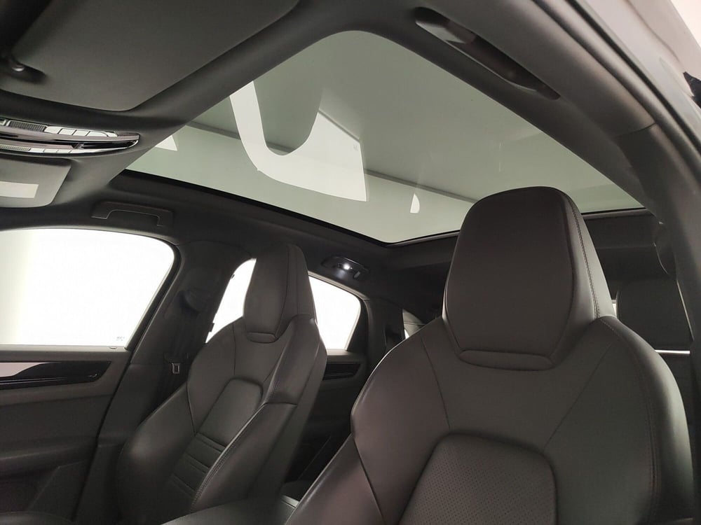 Porsche Cayenne usata a Caserta (18)