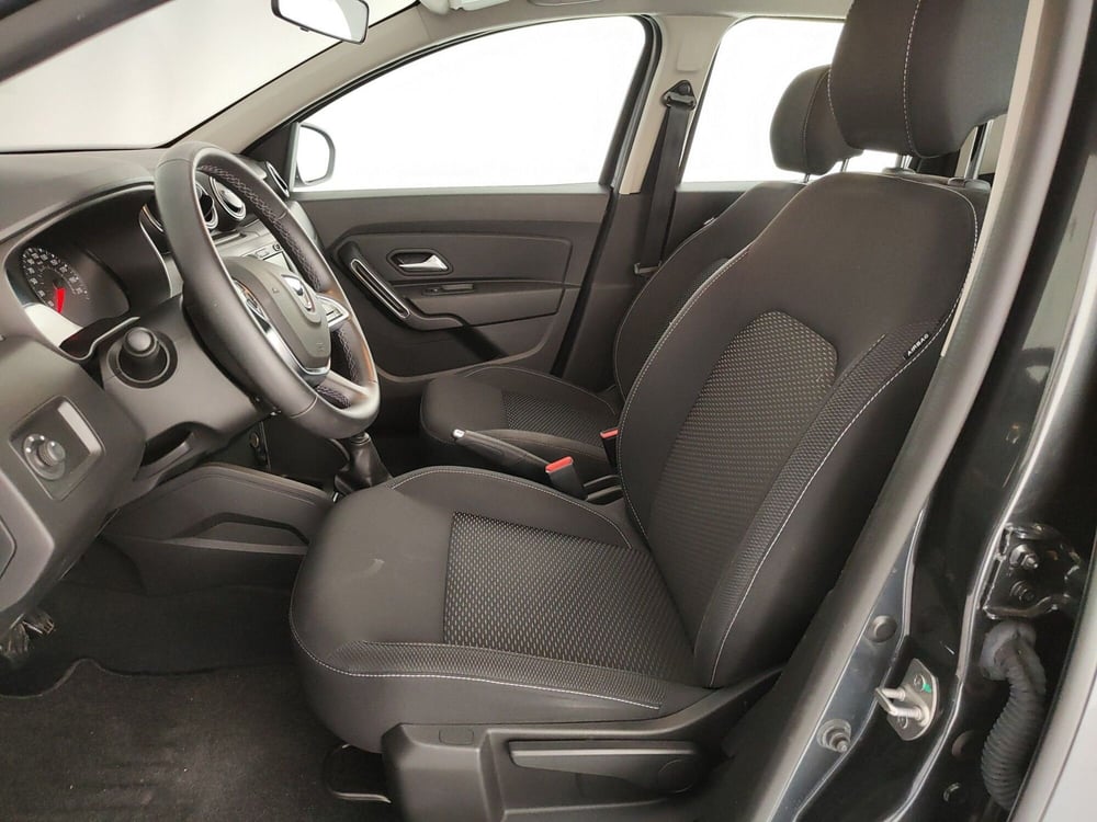 Dacia Duster usata a Caserta (16)