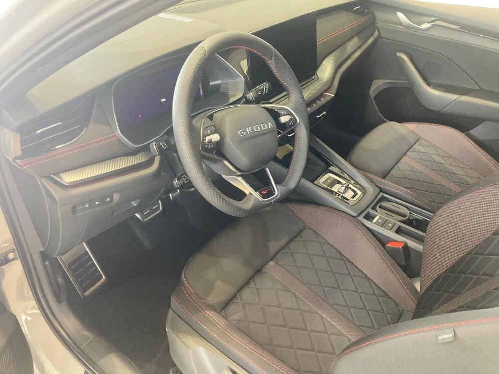 Skoda Octavia Station Wagon nuova a Prato (11)