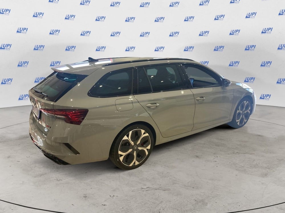 Skoda Octavia Station Wagon nuova a Prato (5)