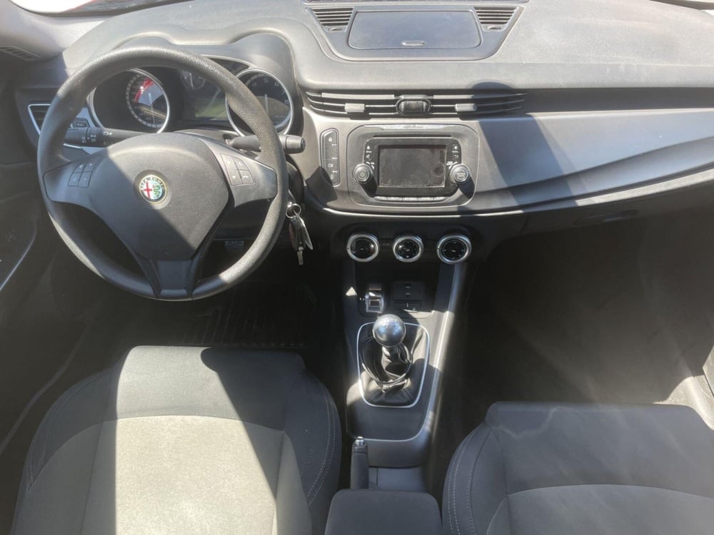Alfa Romeo Giulietta usata a Pistoia (9)