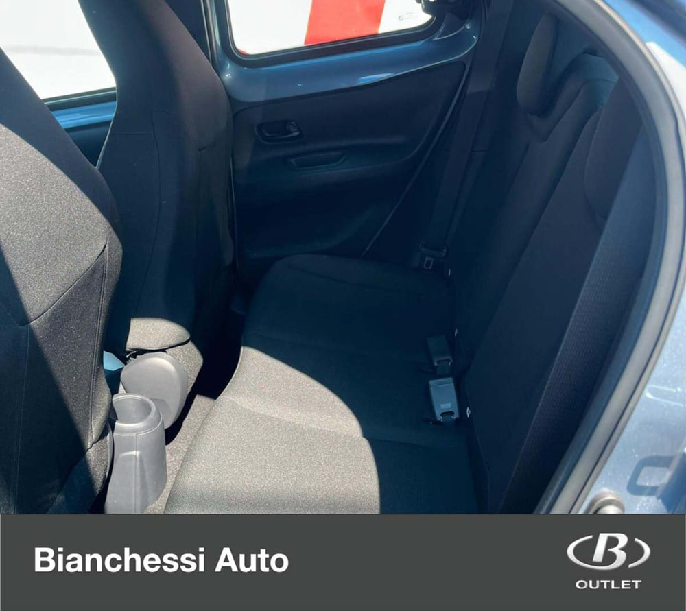 Toyota Aygo X nuova a Cremona (14)