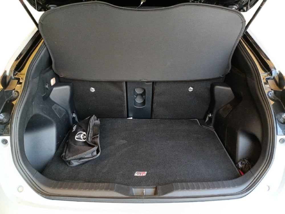 Toyota Yaris Cross usata a Milano (11)