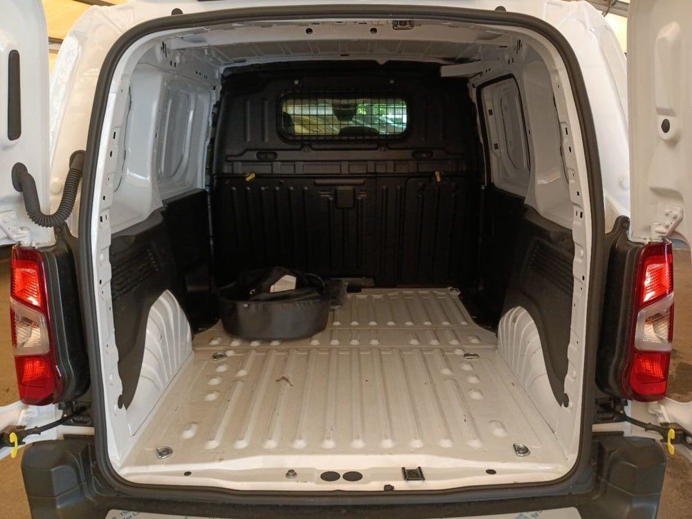 Toyota Proace City Furgone usata a Milano (11)