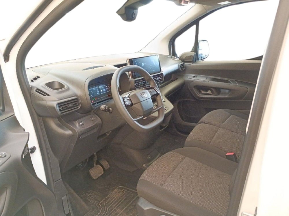 Toyota Proace City Furgone usata a Milano (13)