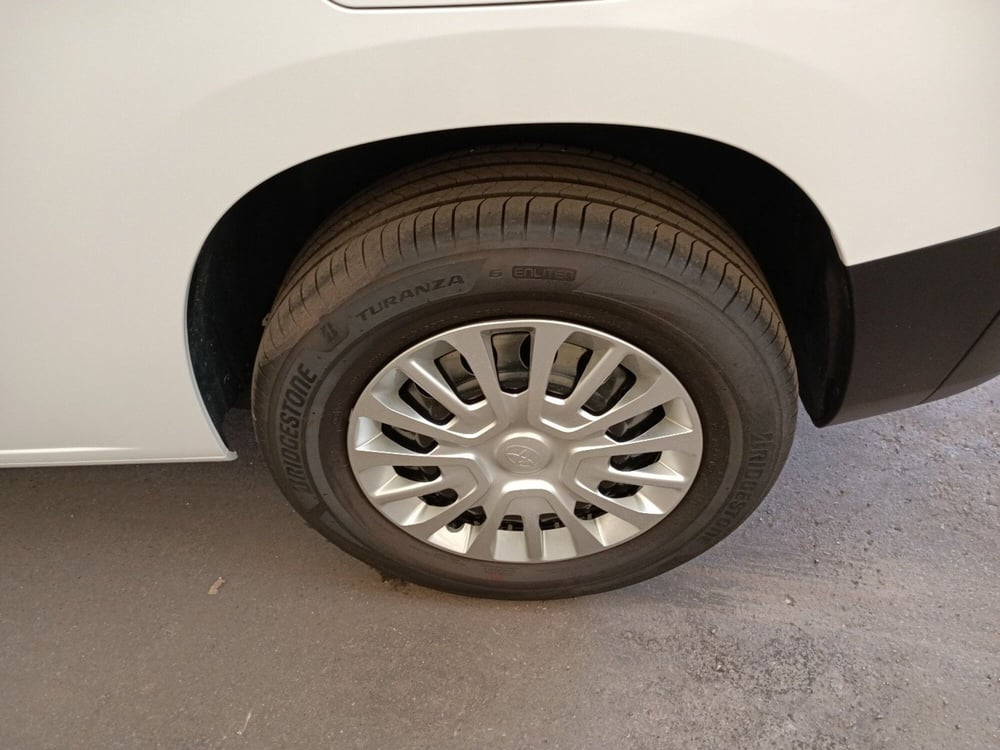 Toyota Proace City Furgone usata a Milano (14)