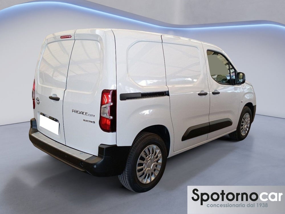 Toyota Proace City Furgone usata a Milano (16)