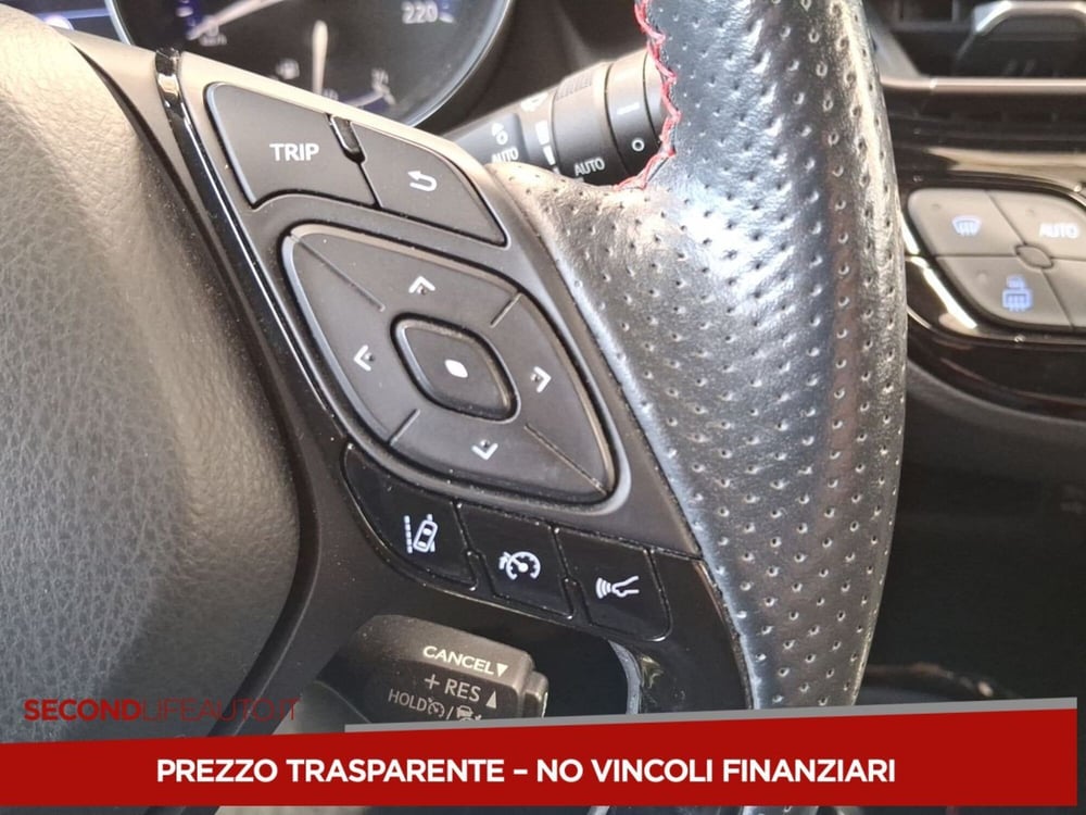 Toyota Toyota C-HR usata a Roma (12)