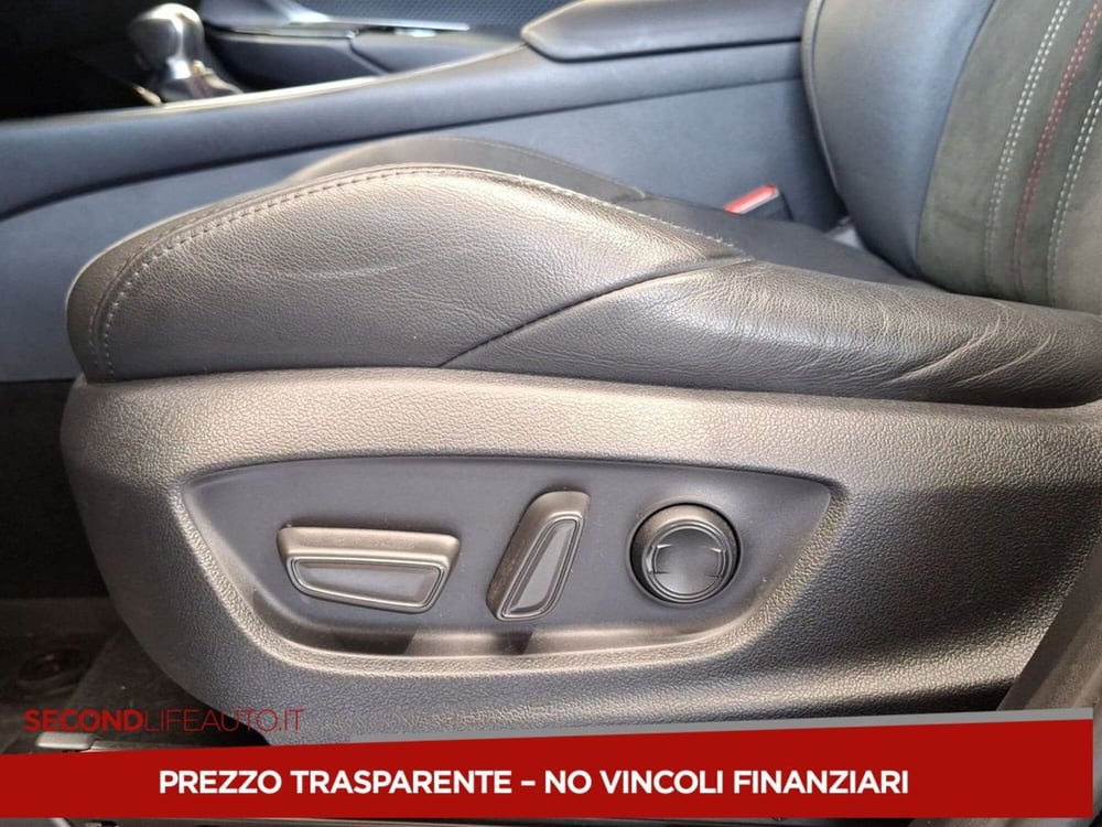 Toyota Toyota C-HR usata a Roma (15)