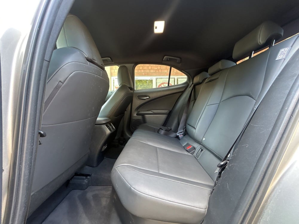 Lexus UX usata a Bologna (9)