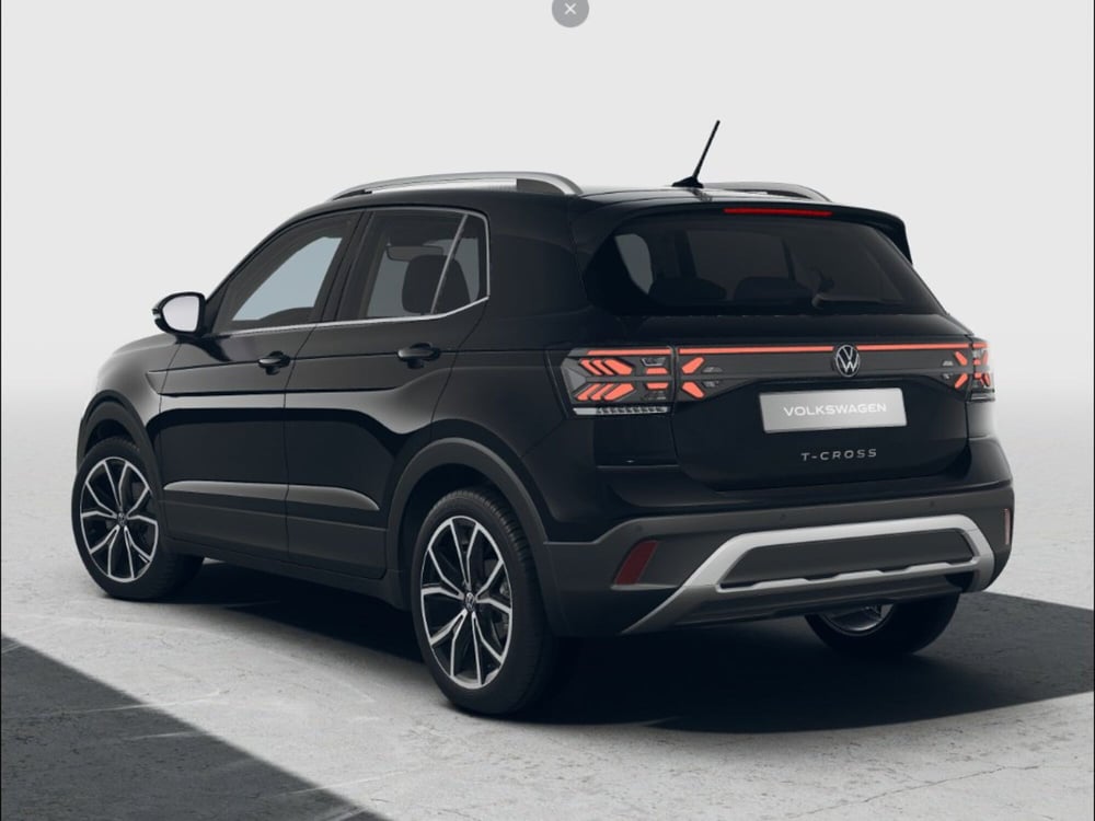 Volkswagen T-Cross nuova a Livorno (3)