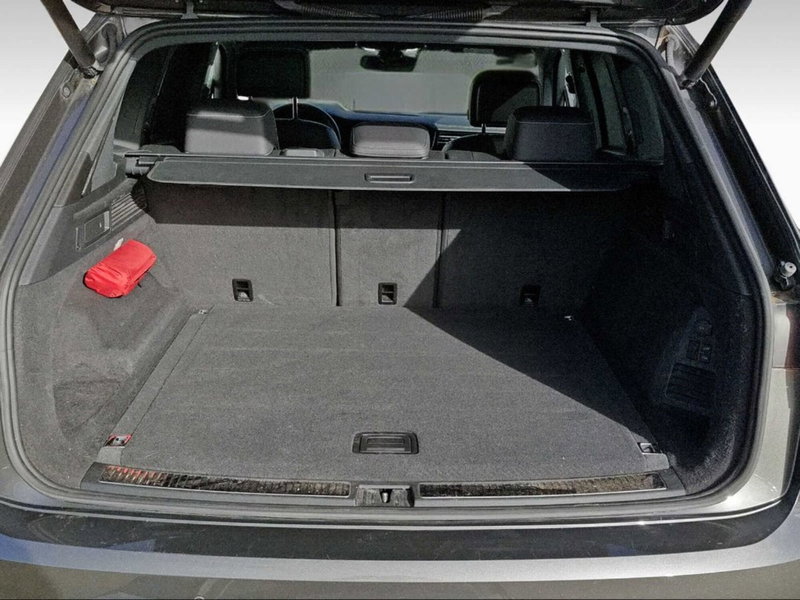 Volkswagen Touareg usata a Livorno (12)