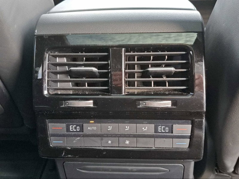 Volkswagen Touareg usata a Livorno (13)