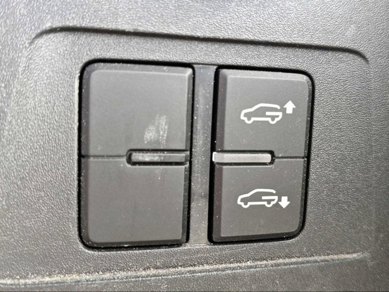 Volkswagen Touareg usata a Livorno (17)