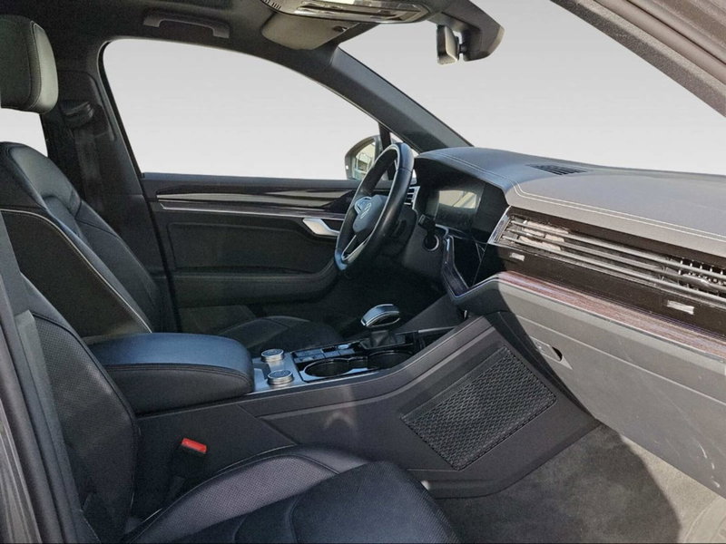 Volkswagen Touareg usata a Livorno (5)