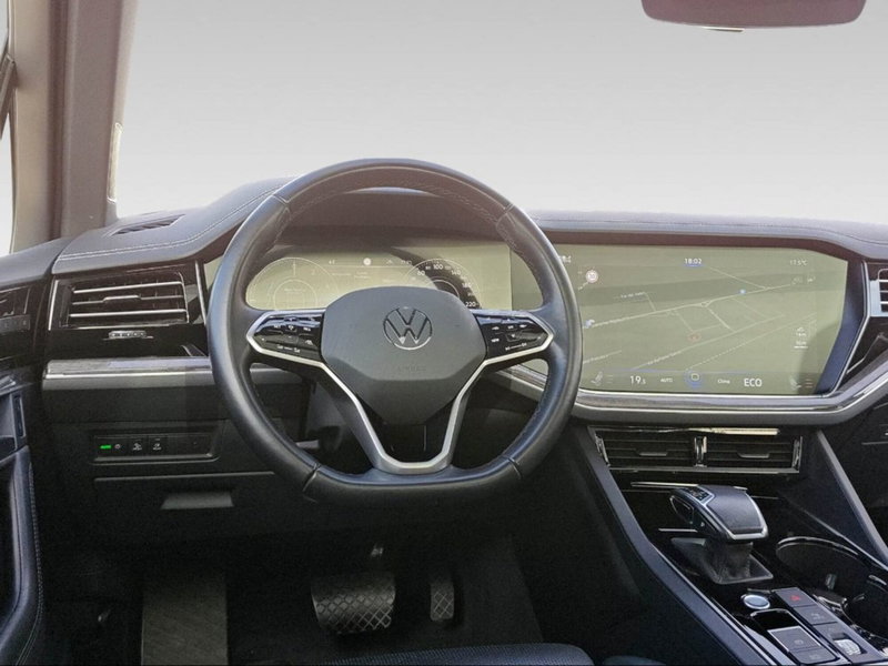 Volkswagen Touareg usata a Livorno (8)