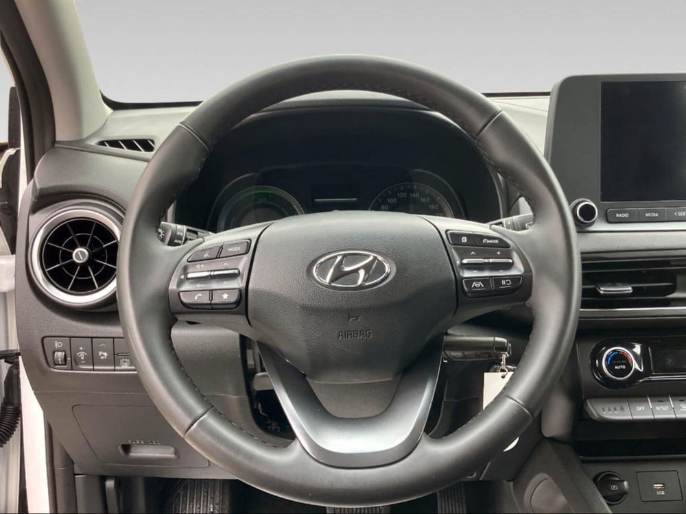 Hyundai Kona usata a Pisa (12)