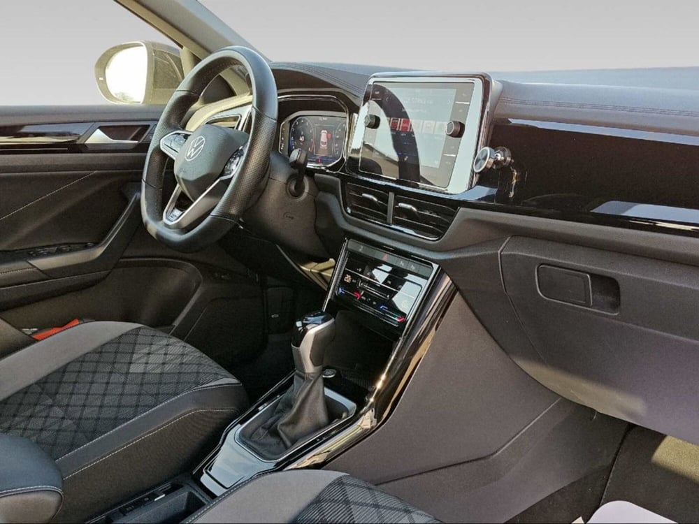 Volkswagen T-Roc usata a Livorno (12)