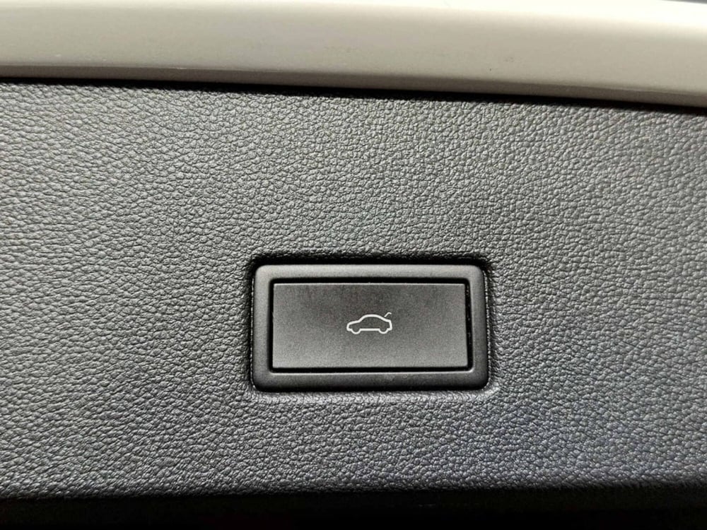 Volkswagen T-Roc usata a Livorno (15)