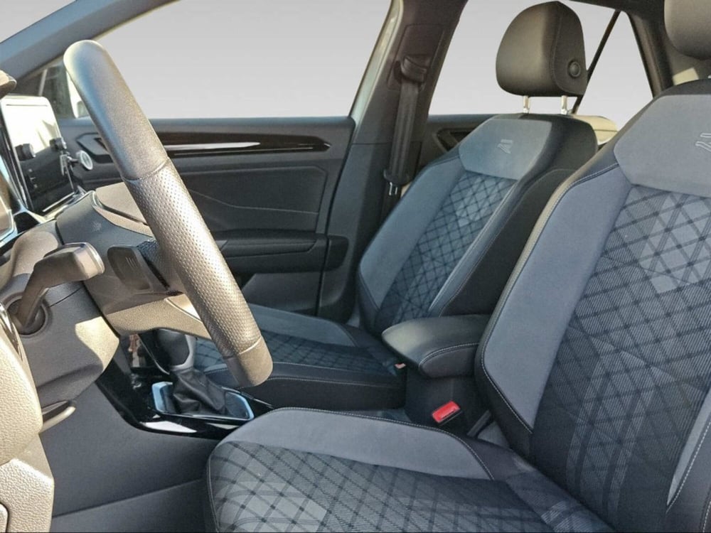 Volkswagen T-Roc usata a Livorno (9)