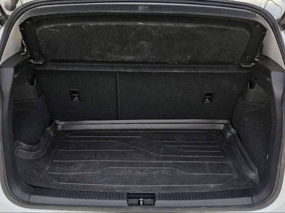 Volkswagen T-Cross usata a Livorno (6)
