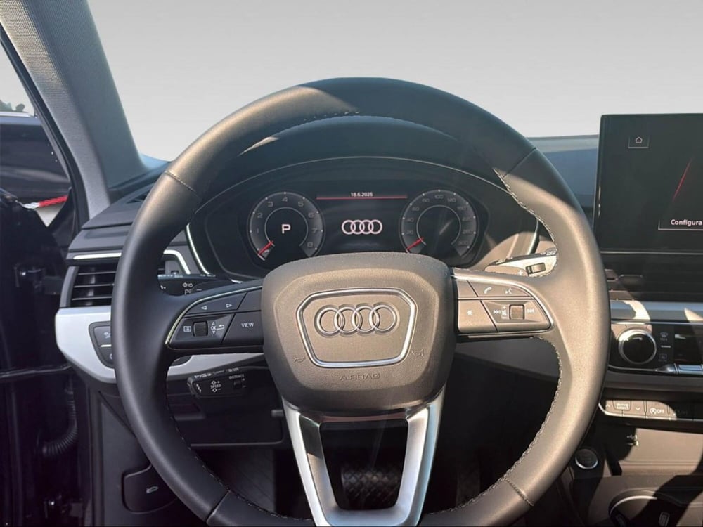 Audi A4 Avant nuova a Livorno (9)
