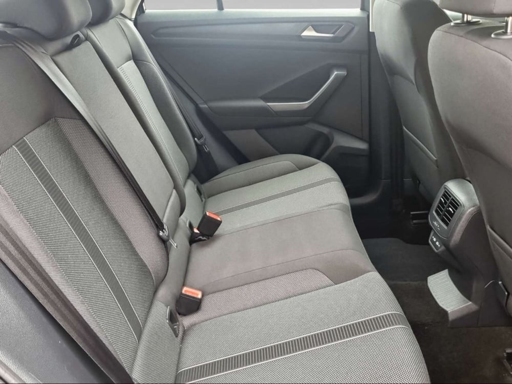 Volkswagen T-Roc usata a Livorno (11)