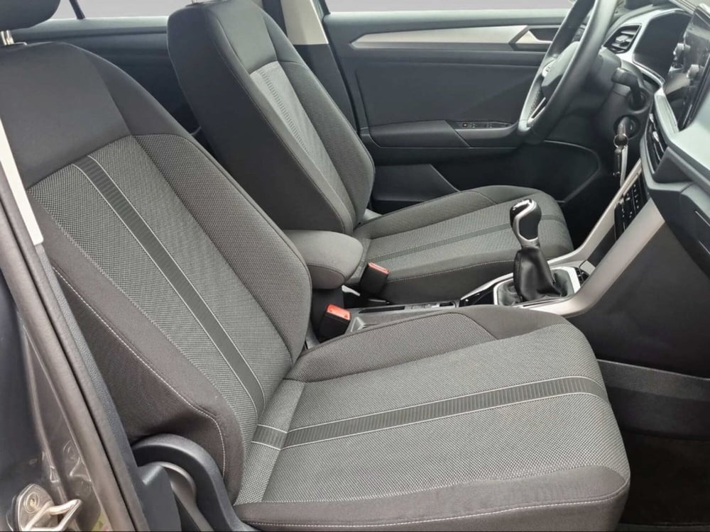 Volkswagen T-Roc usata a Livorno (12)