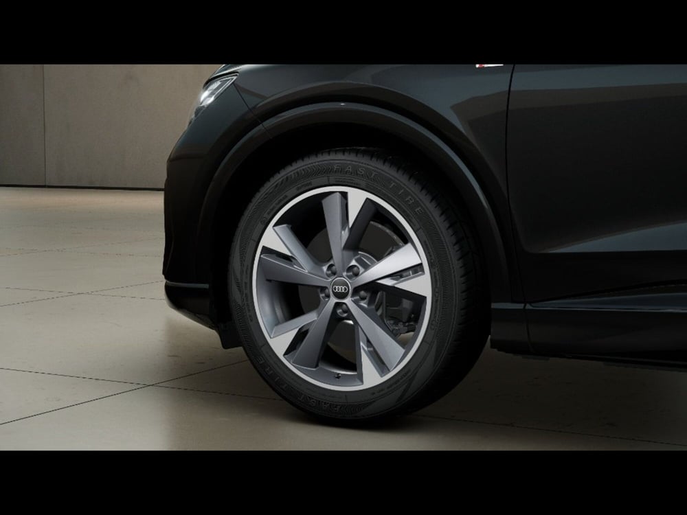 Audi Q4 Sportback nuova a Livorno (7)