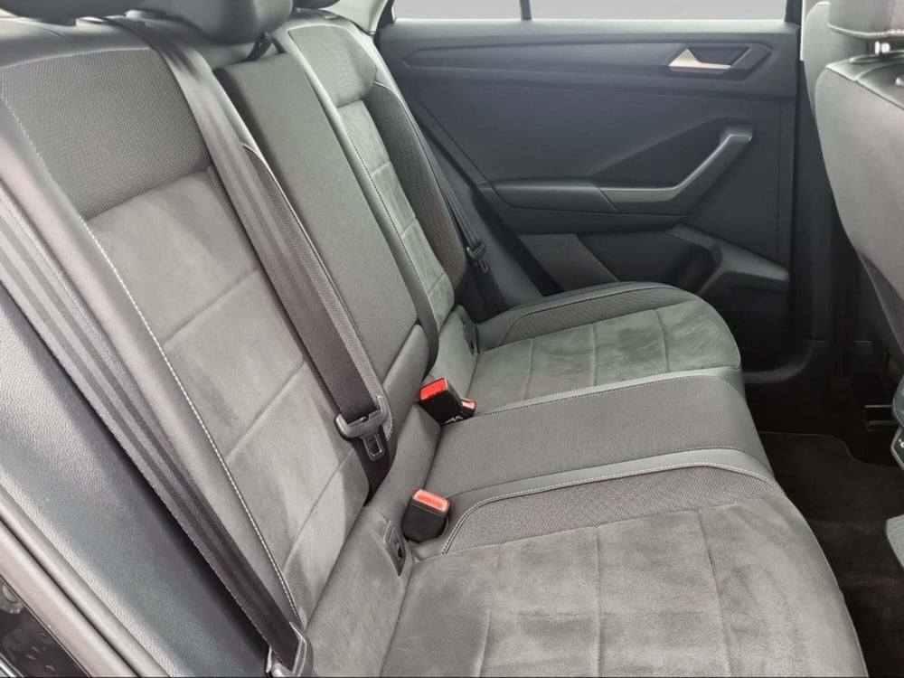 Volkswagen T-Roc usata a Livorno (11)