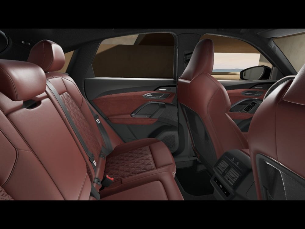 Audi Q5 Sportback nuova a Livorno (10)