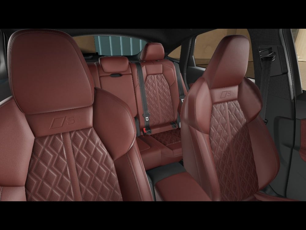 Audi Q5 Sportback nuova a Livorno (11)