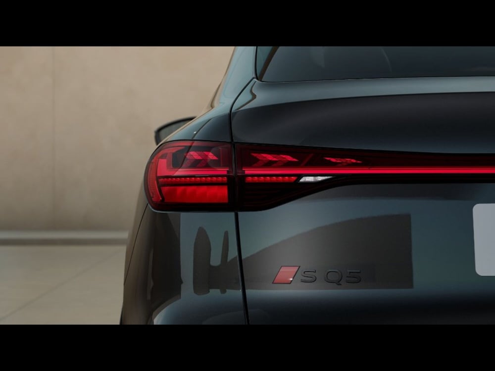 Audi Q5 Sportback nuova a Livorno (6)