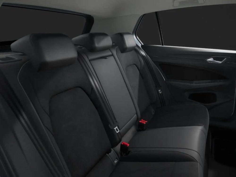 Volkswagen Golf nuova a Livorno (11)