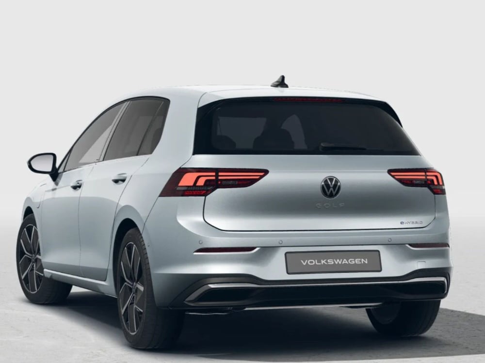 Volkswagen Golf nuova a Livorno (3)