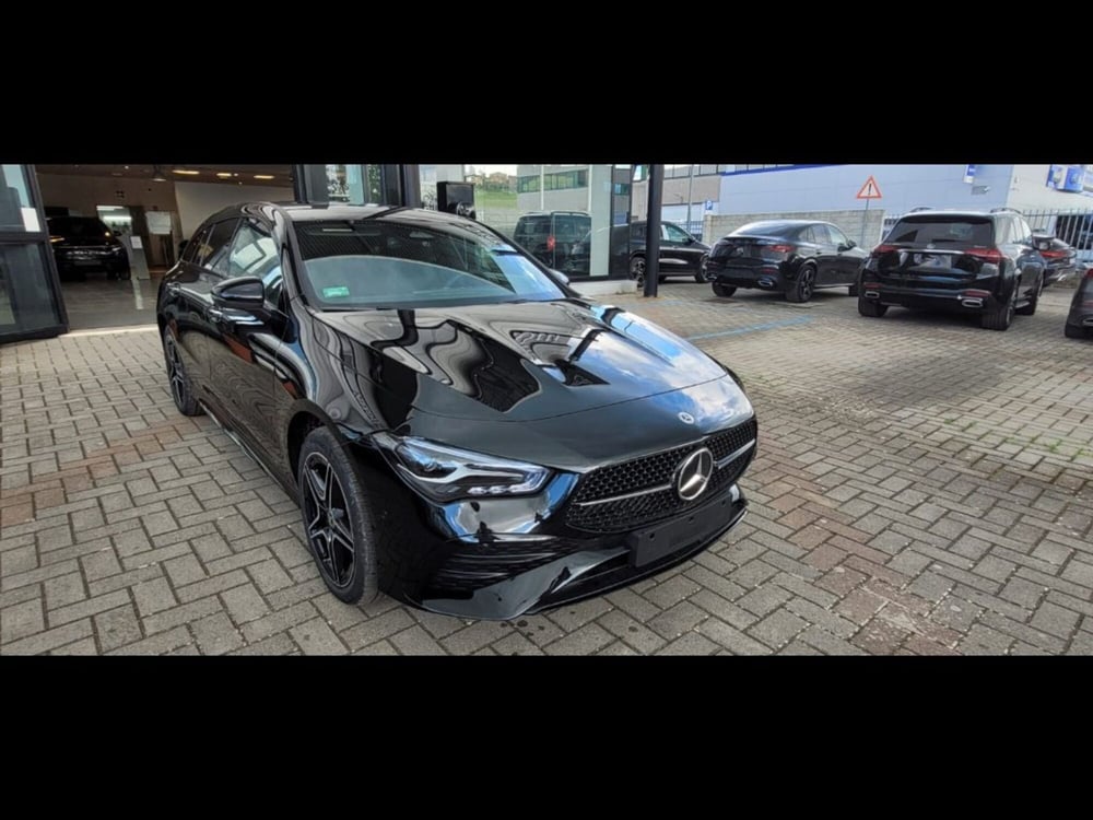 Mercedes-Benz CLA Shooting Brake nuova a Pisa