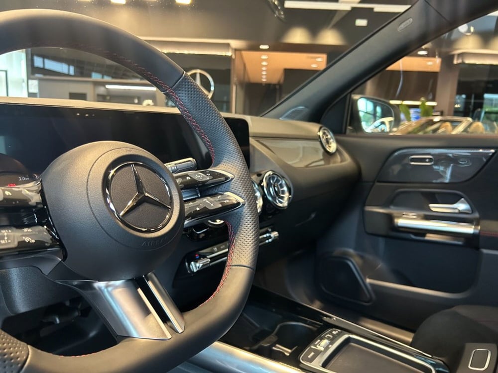 Mercedes-Benz GLA SUV nuova a Pisa (11)