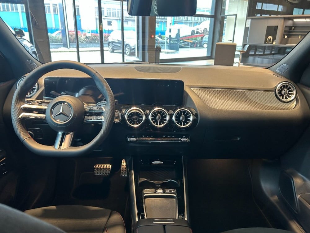 Mercedes-Benz GLA SUV nuova a Pisa (15)