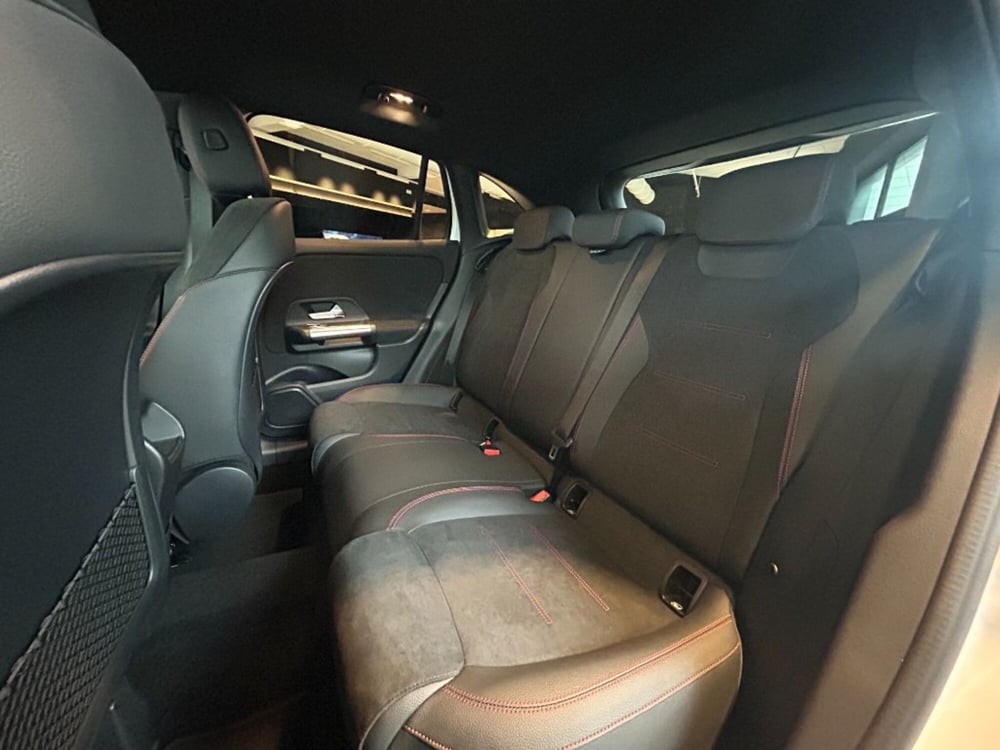 Mercedes-Benz GLA SUV nuova a Pisa (17)
