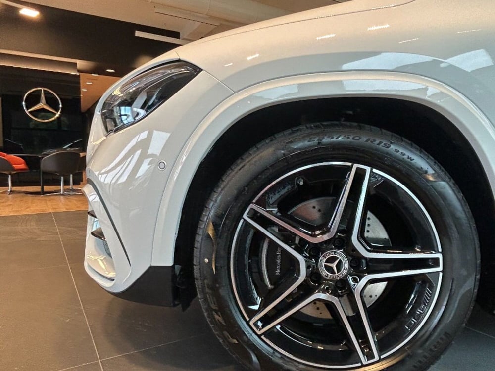 Mercedes-Benz GLA SUV nuova a Pisa (7)