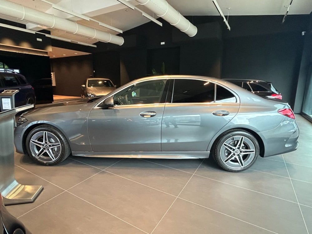 Mercedes-Benz Classe C nuova a Pisa (8)