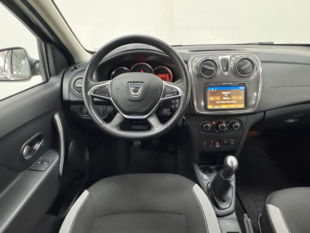 Dacia Sandero usata a Como (10)