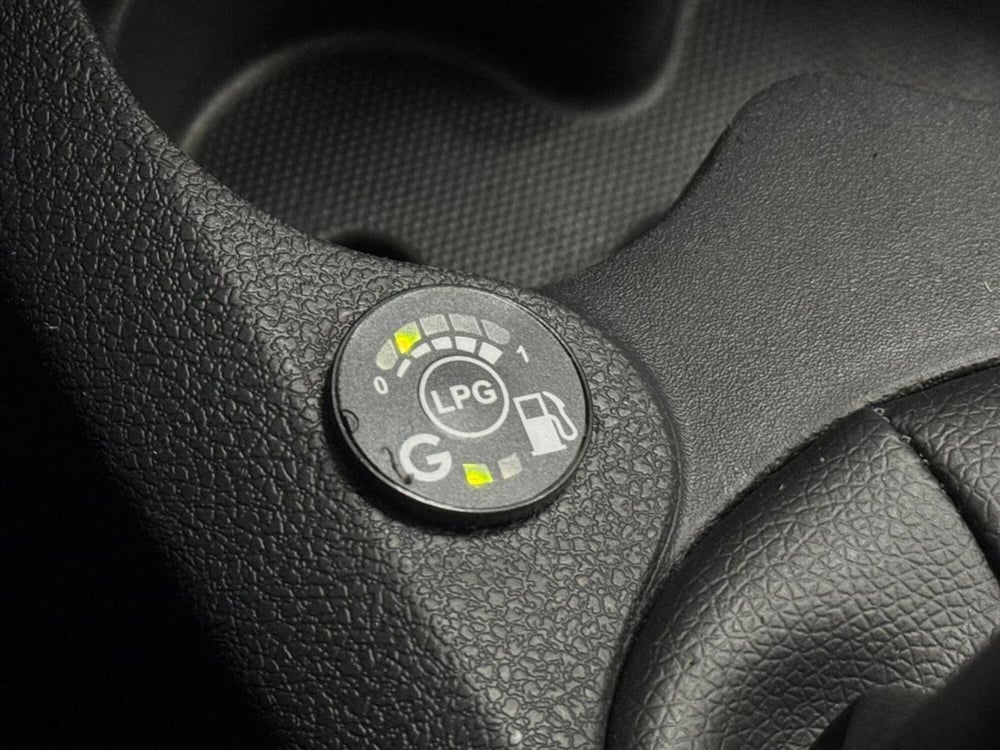 Dacia Sandero usata a Como (17)