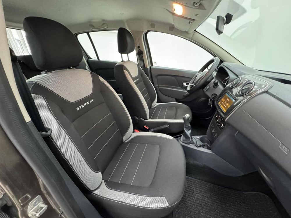 Dacia Sandero usata a Como (3)