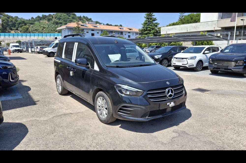 Mercedes-Benz Classe C nuova a Pescara (2)